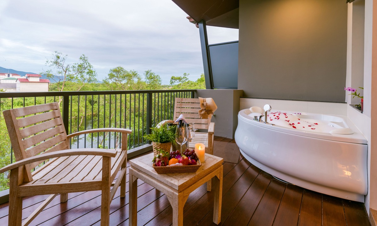 Chanthanimit Hotel | Rimnaam Klangchan Hotel