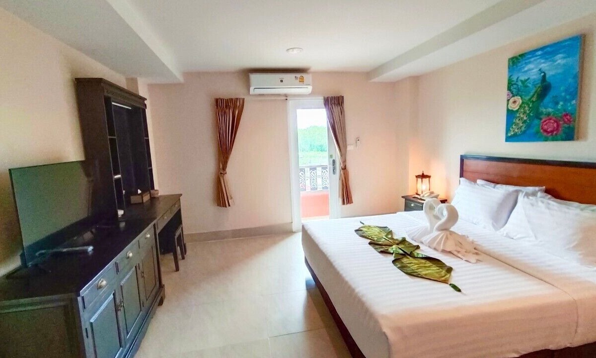 Noen Phra Hotel | Rayong Lanna Hotel