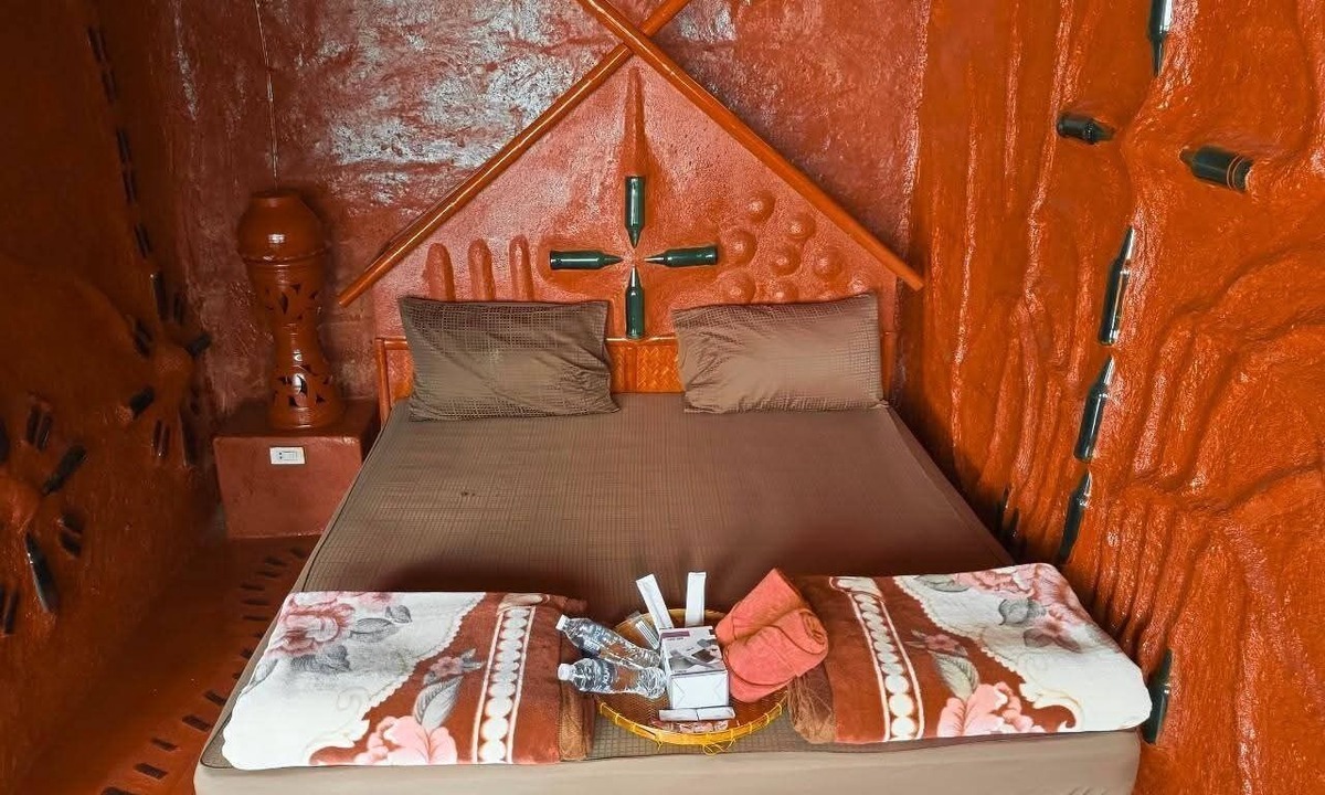Pa Tueng Bed & Breakfast | Authentic Akha Mudhouse — Mountain View Retreat in Mae Salong บ้านดินอาข่า