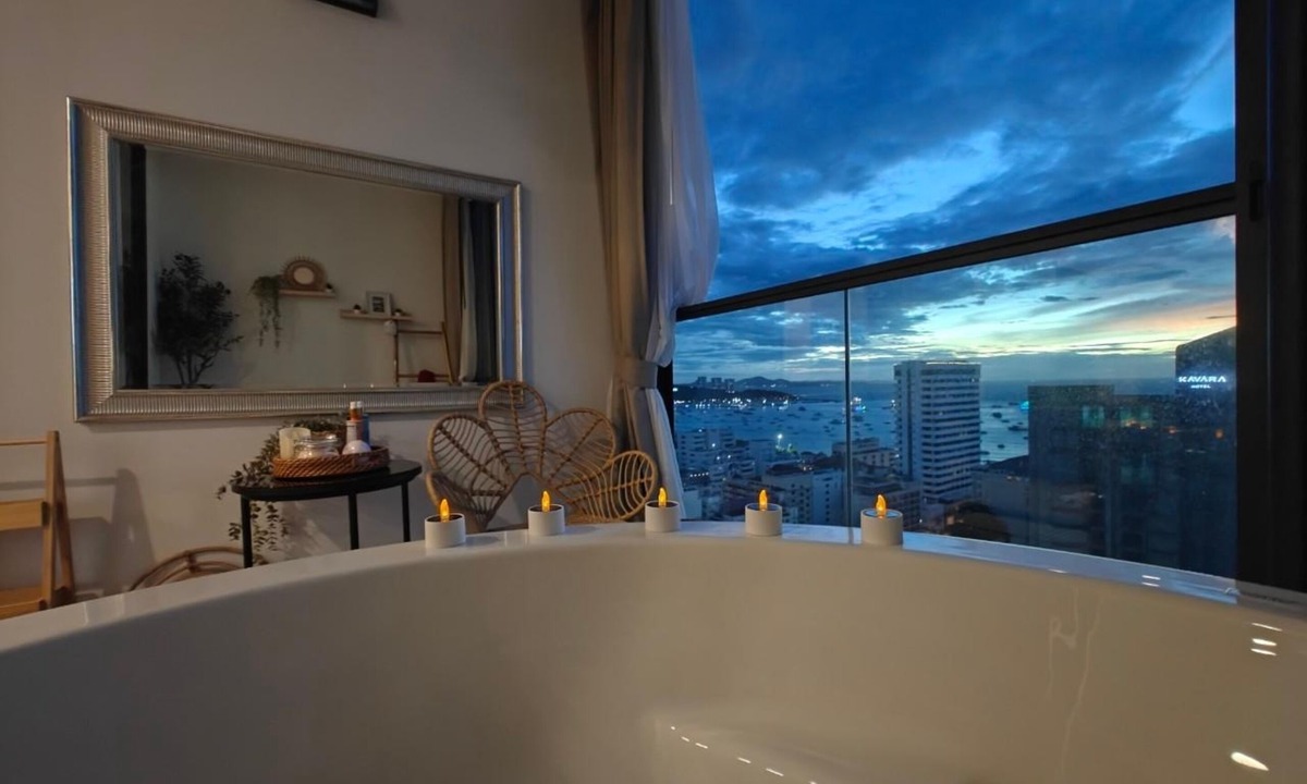 Pattaya Bay Apartment | Edge Central Pattaya by Mickey