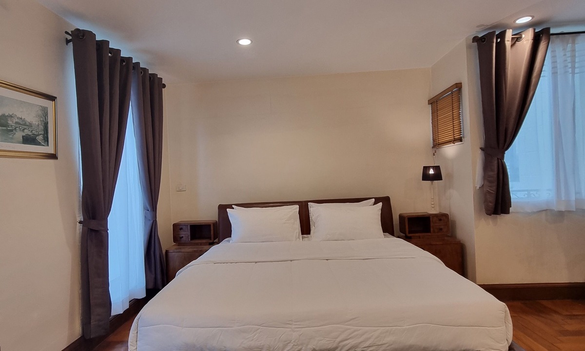 Khlong Tan Apartment | Chez Moi Bangkok Sukhumvit 26 Executive Residence (888)