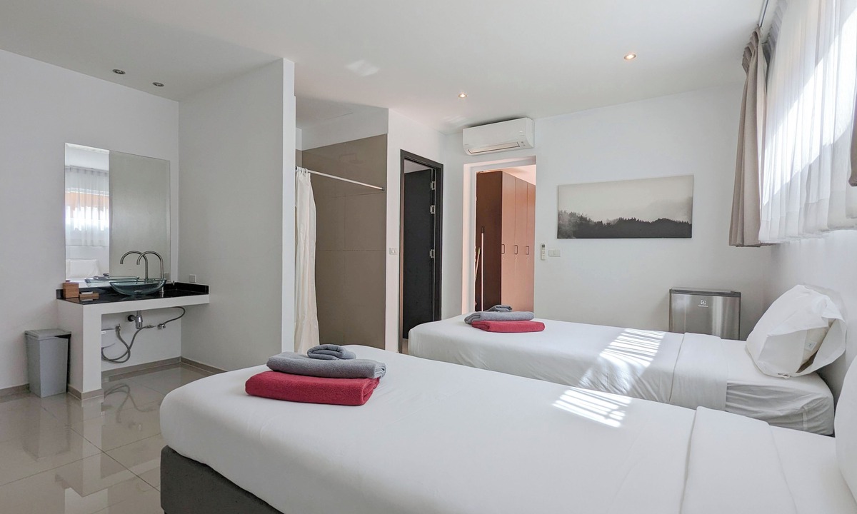 Klong Son Apartment | Poolside Apartments and Rooms