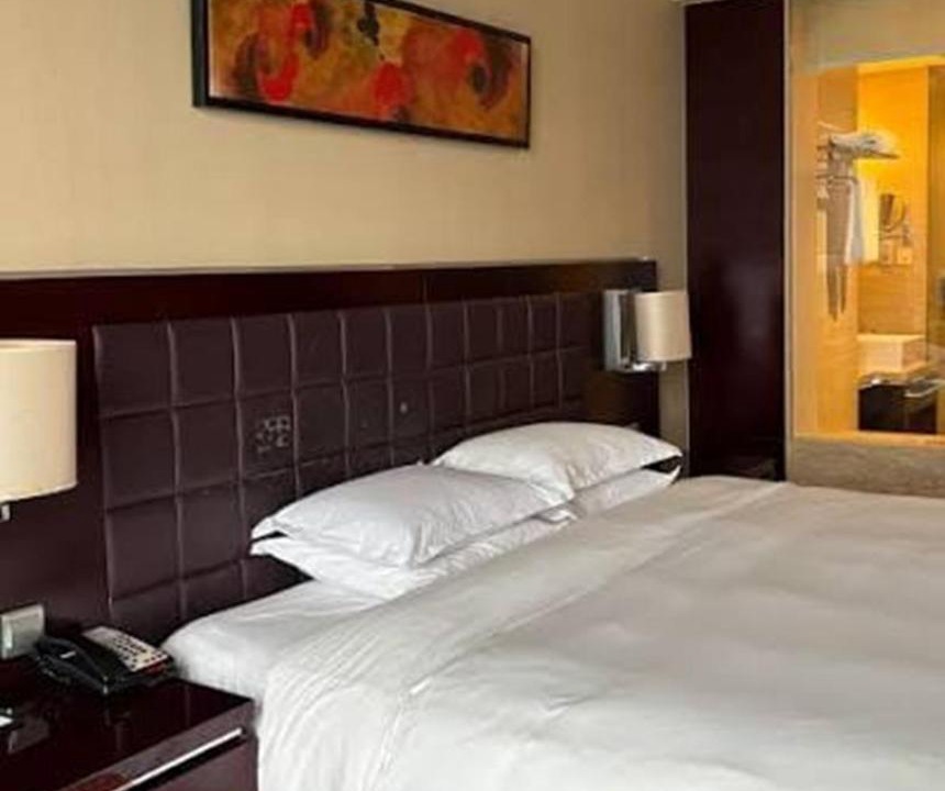 Daun Penh Hotel | Blue Eyes Hotel and Restaurant