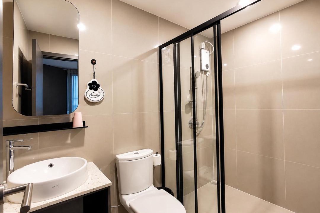 Ratchadaphisek Apartment | 1 minute to the subway entrance Mrt Huai Khwang Most cozy room in this city central The condo has an infinity swimming pool and gym on the top floor