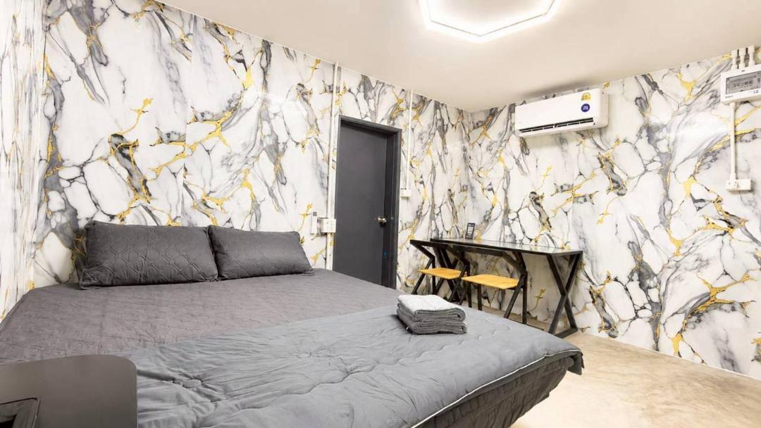 Wang Chin Bed & Breakfast | Black Box Steak lounge and Hotel