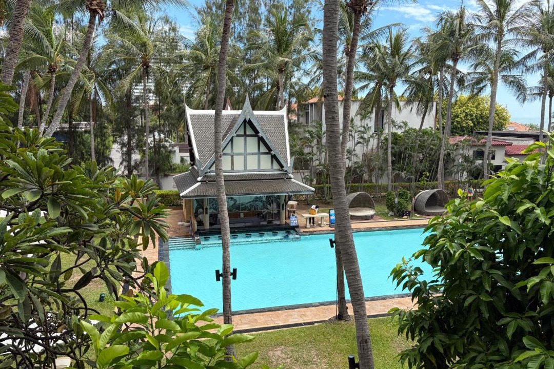 Hua Hin Apartment | Beachfront condo with 5 star resort facilities
