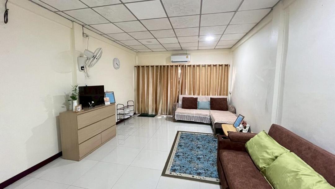 Bang Kapi House | Cozy Stay , 5 mins walk to MRT Bang kapi