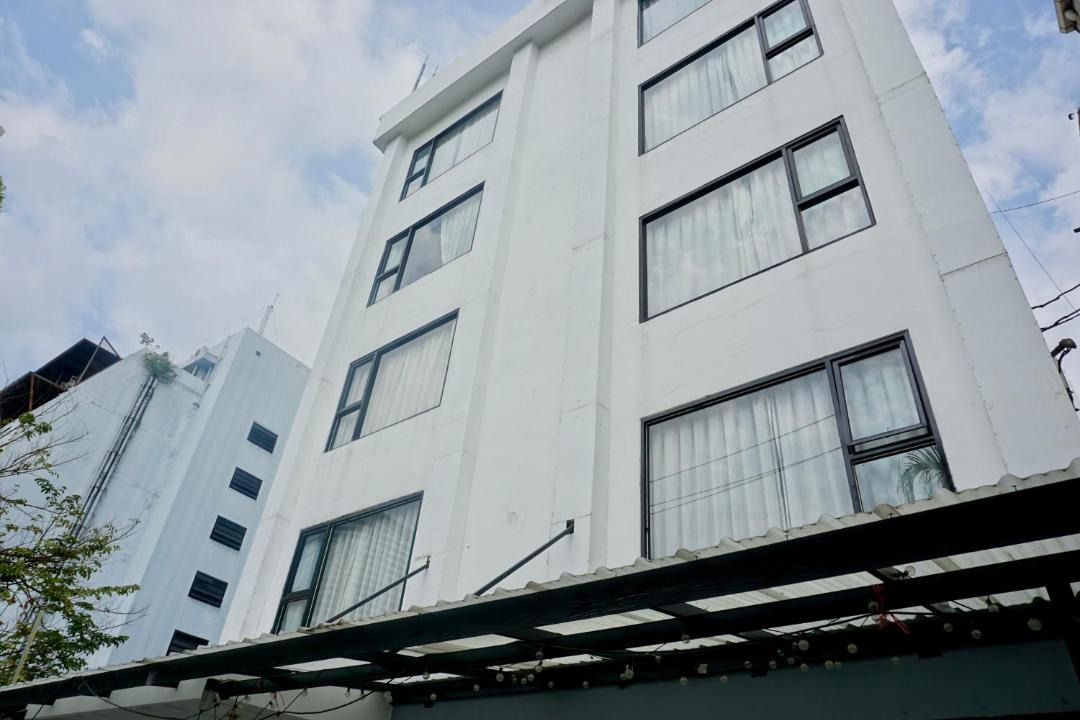 Silom Apartment | Silom Soi 3 Hash Apartment with rooftop view