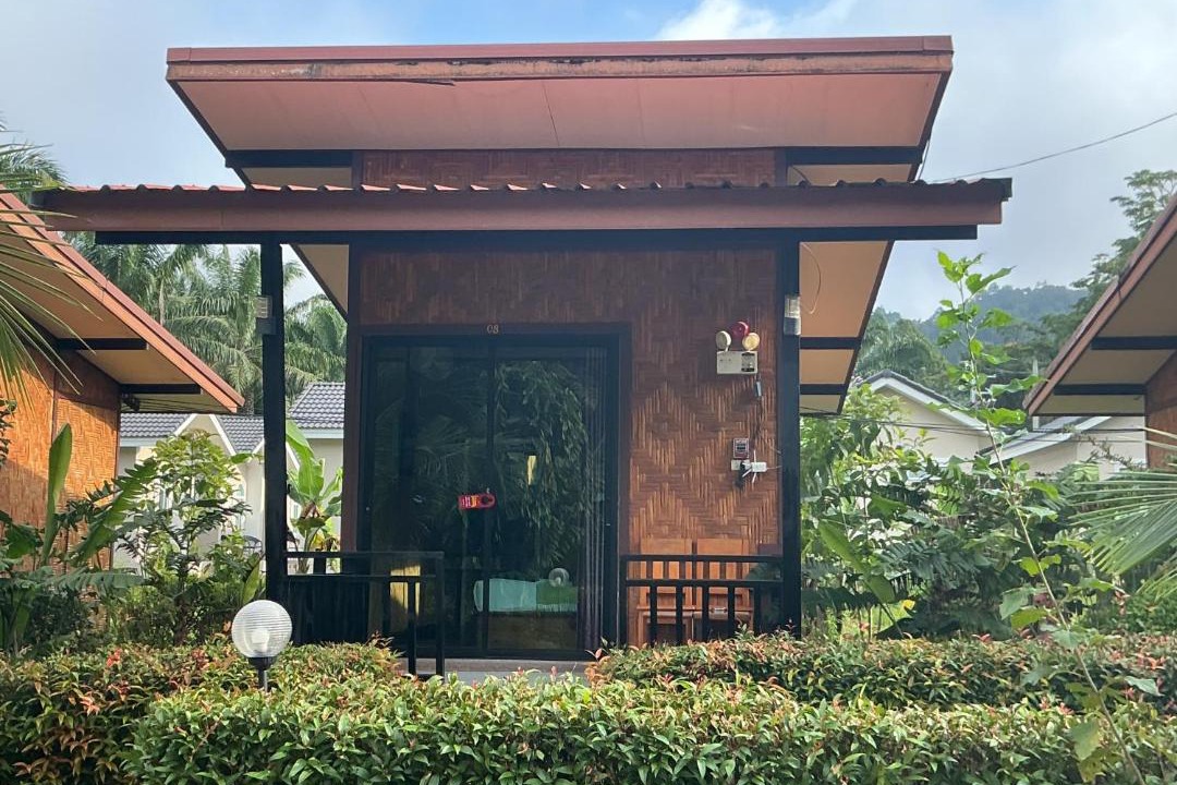 Khlong Sok House | KhaoSok blue mountain