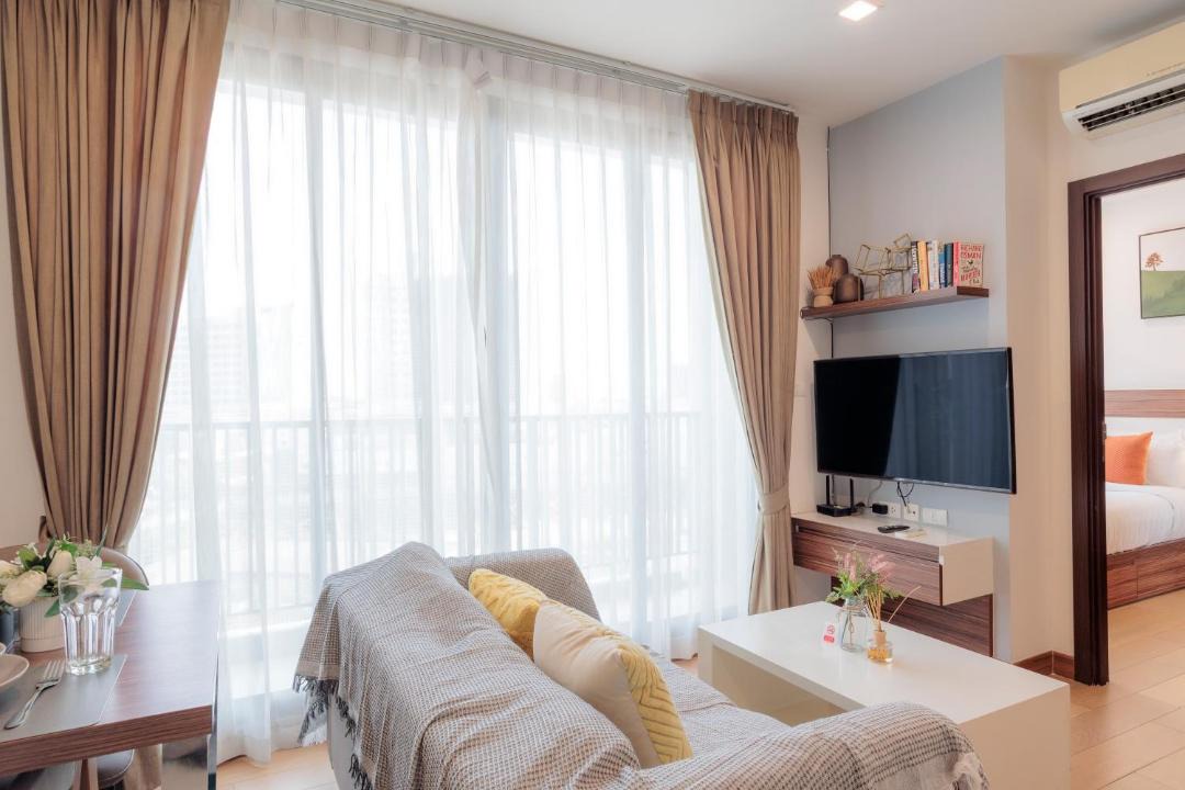 Chang Khlan Apartment | The Astra Big Balcony suite
