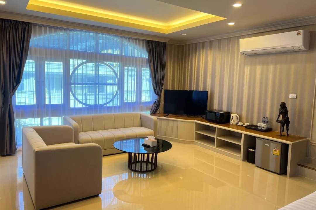 Chom Phon Hotel | V20 Boutique Jacuzzi Hotel