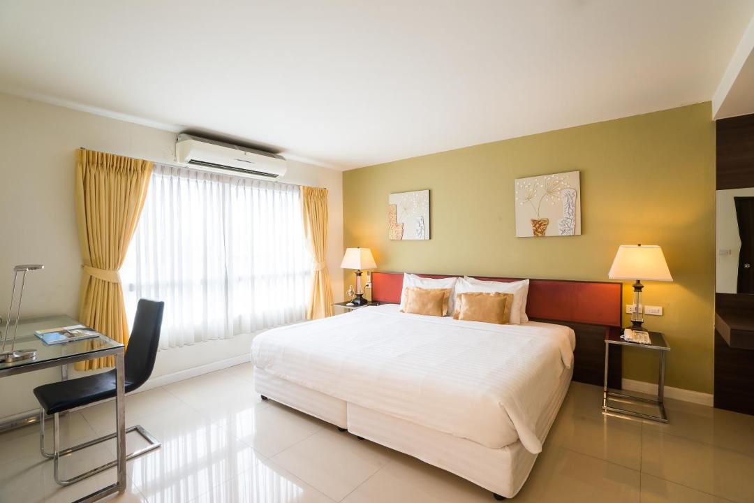 Bang Phlat Hotel | Beyond Suite