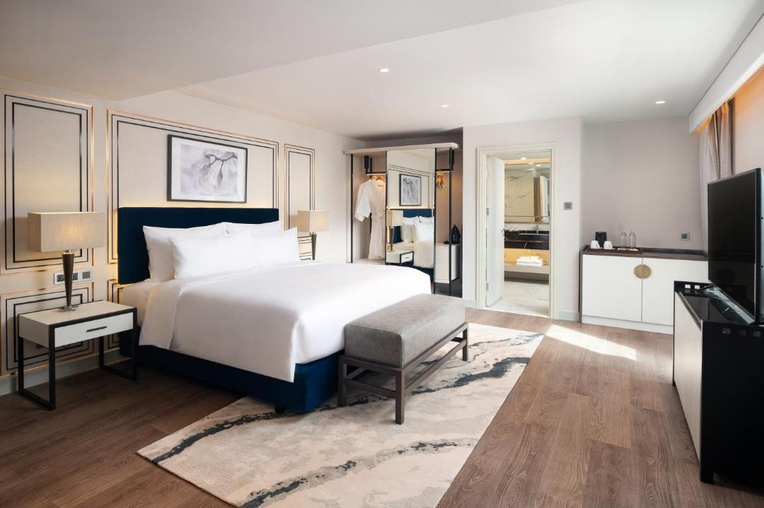 Ploenchit Hotel | Radisson Hotel Chateau de Bangkok