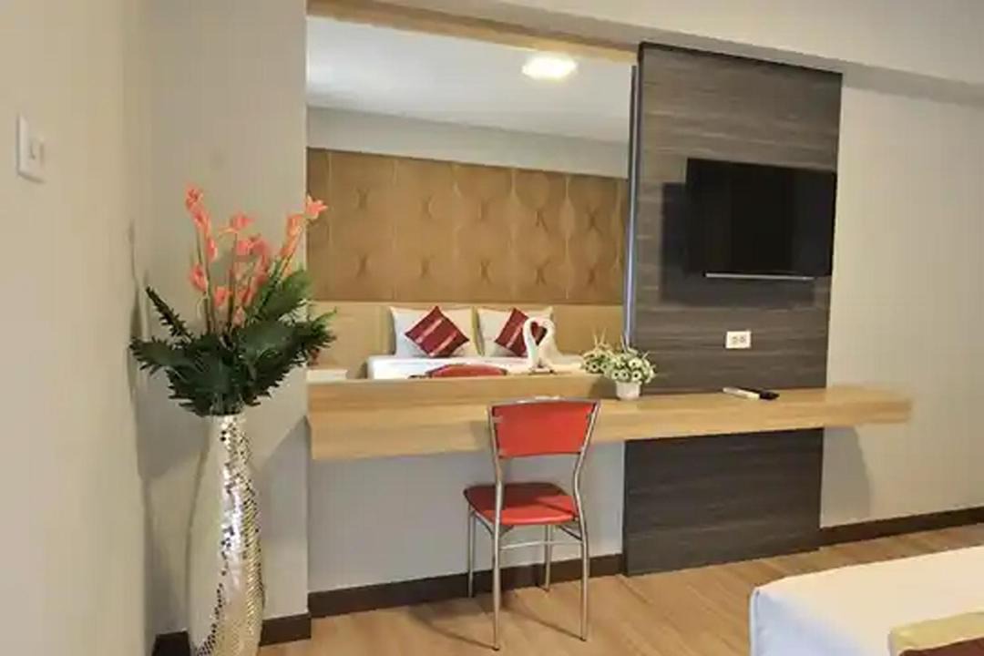 Minburi Hotel | Station 203 Hotel