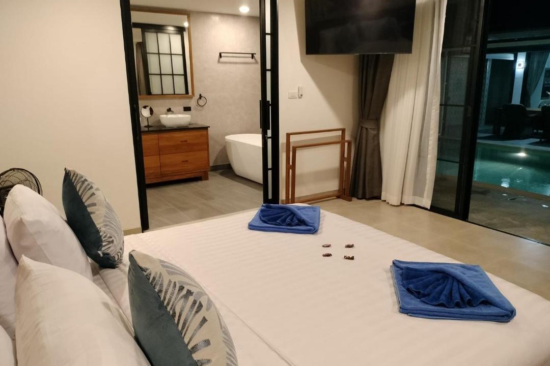 Rawai Villa | Beautiful private 4 bedroom villa with pool and gym