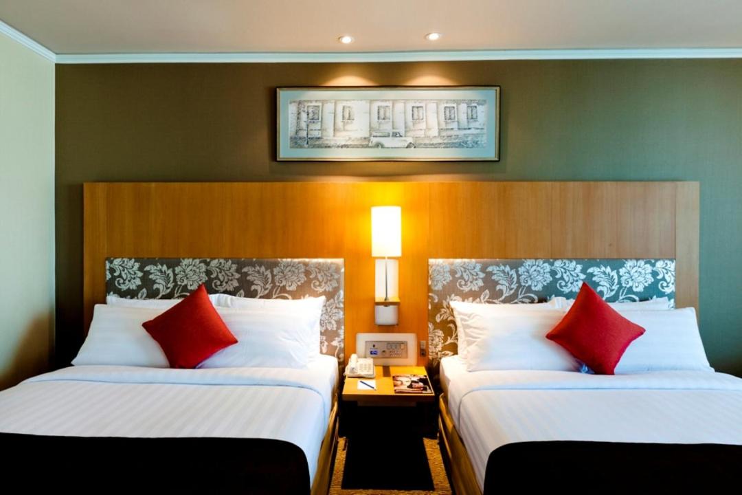 Pom Prap Sattru Phai Hotel | Royal Princess Larn Luang - SHA Extra Plus