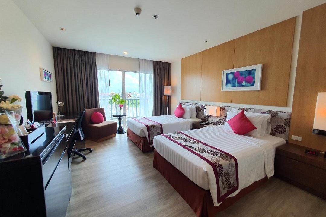 Racha Thewa Hotel | Amaranth Suvarnabhumi Hotel - Free Suvarnabhumi Airport Shuttle