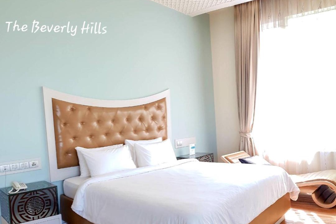 Nai Mueang Hotel | The Beverly Hills Hotel