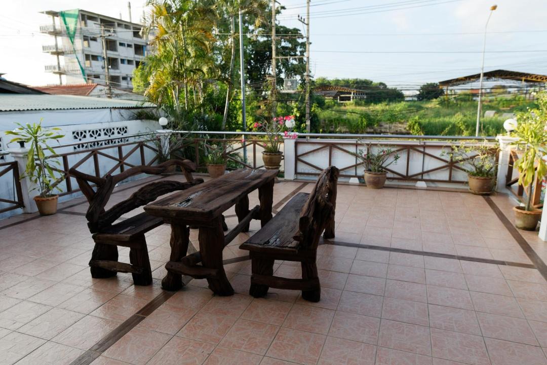 Phitsanulok Hotel | TaLeKaew Resort SHA