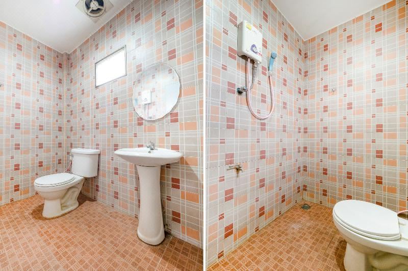 Photo of Bathroom in Pong