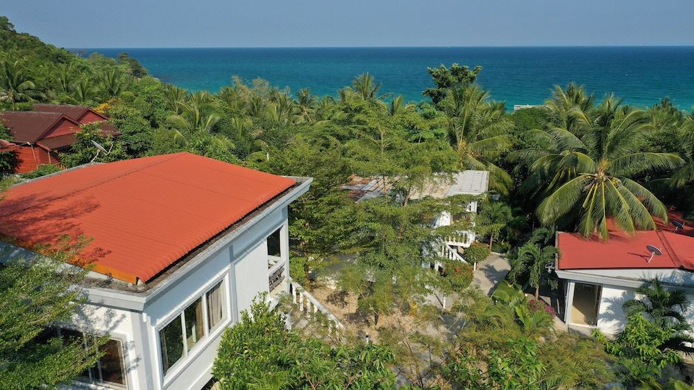 Photo of Buildings in Daem Thkov