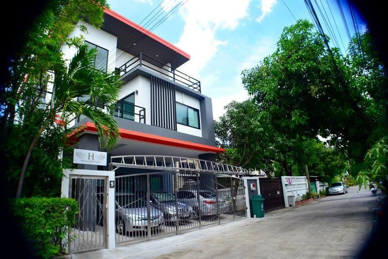 Photo of Buildings in Bang Chak