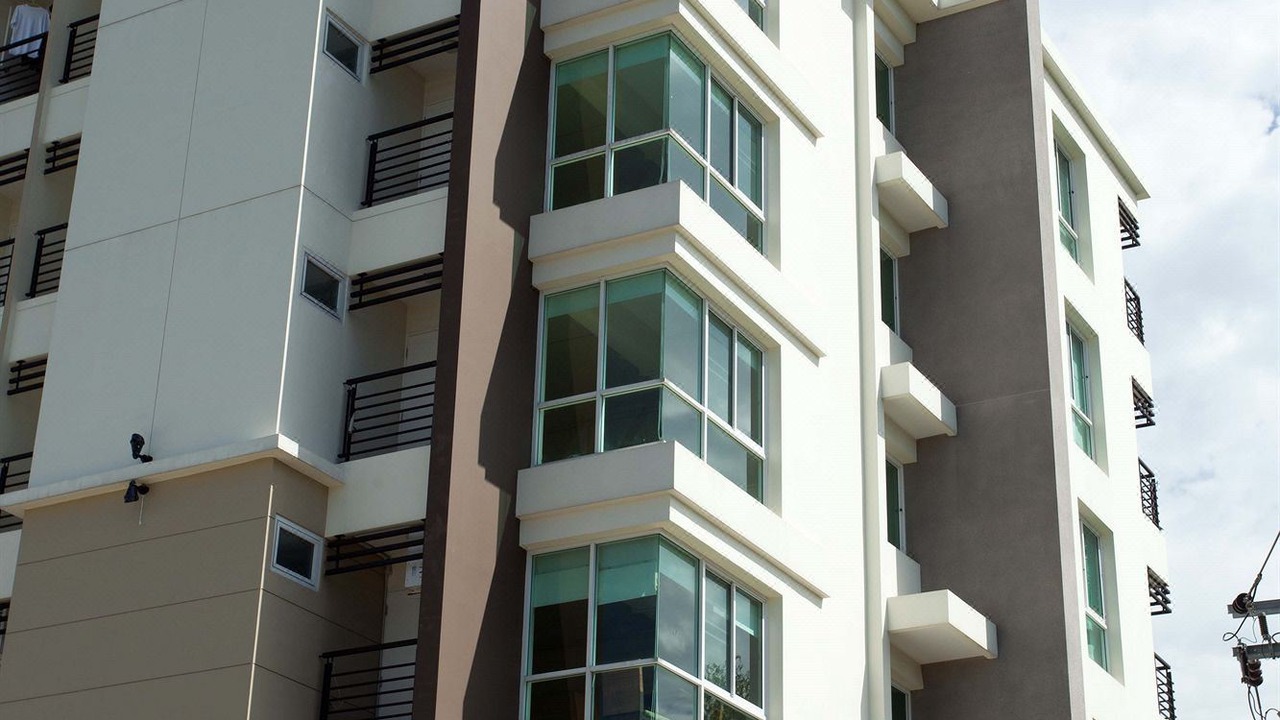 Photo of Buildings in Khlong Kluea