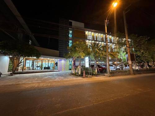 Photo of Buildings in Mueang Samut Prakan District
