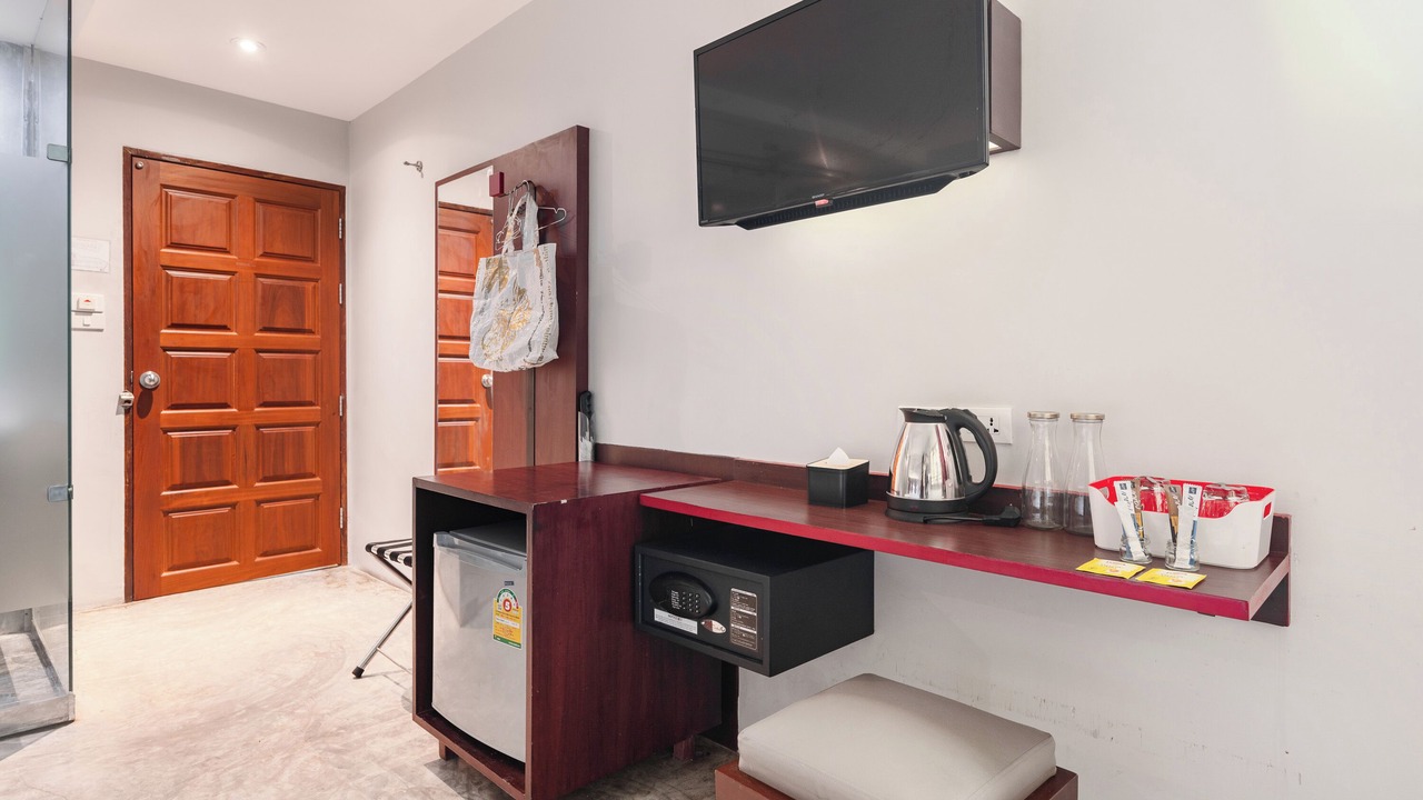 Photo of Bedroom in Khlong Toei Nuea