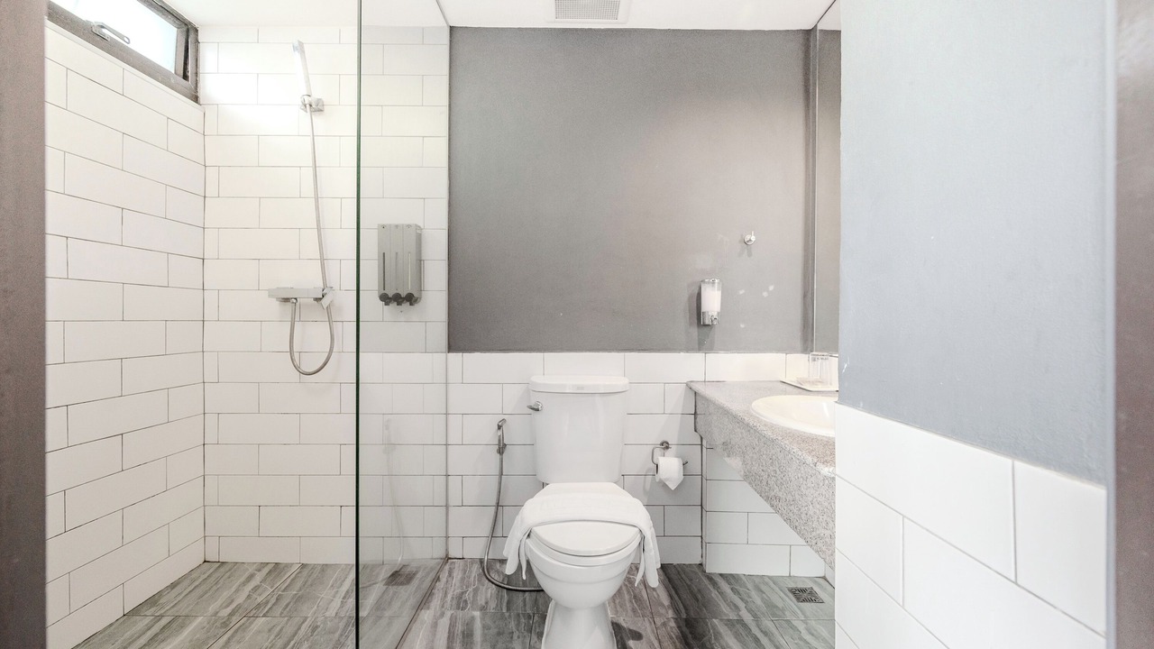 Photo of Bathroom in Khlong Toei Nuea