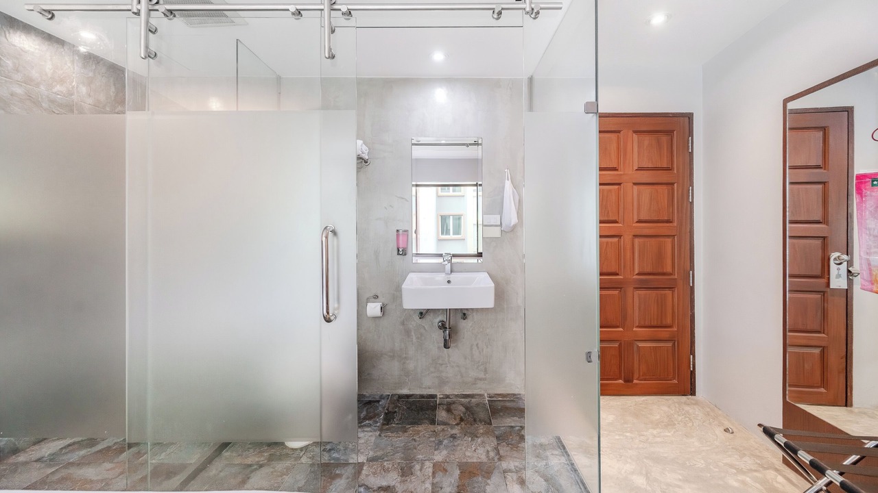 Photo of Bathroom in Khlong Toei Nuea