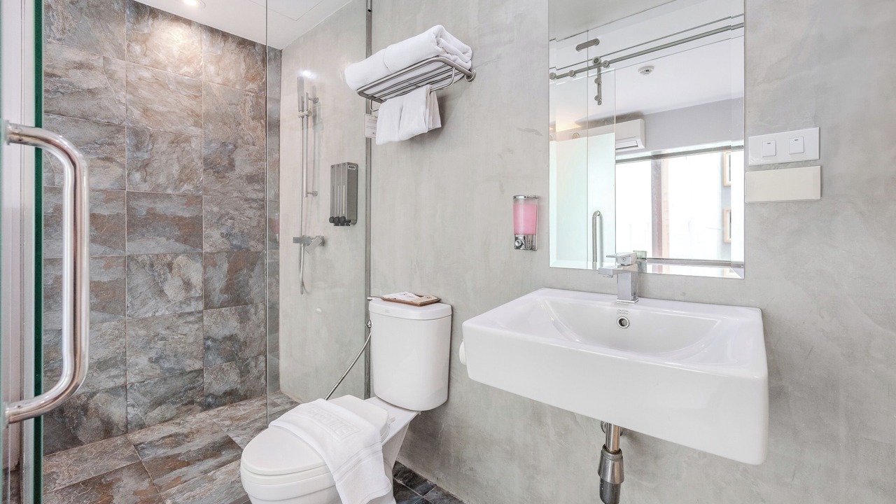 Photo of Bathroom in Khlong Toei Nuea