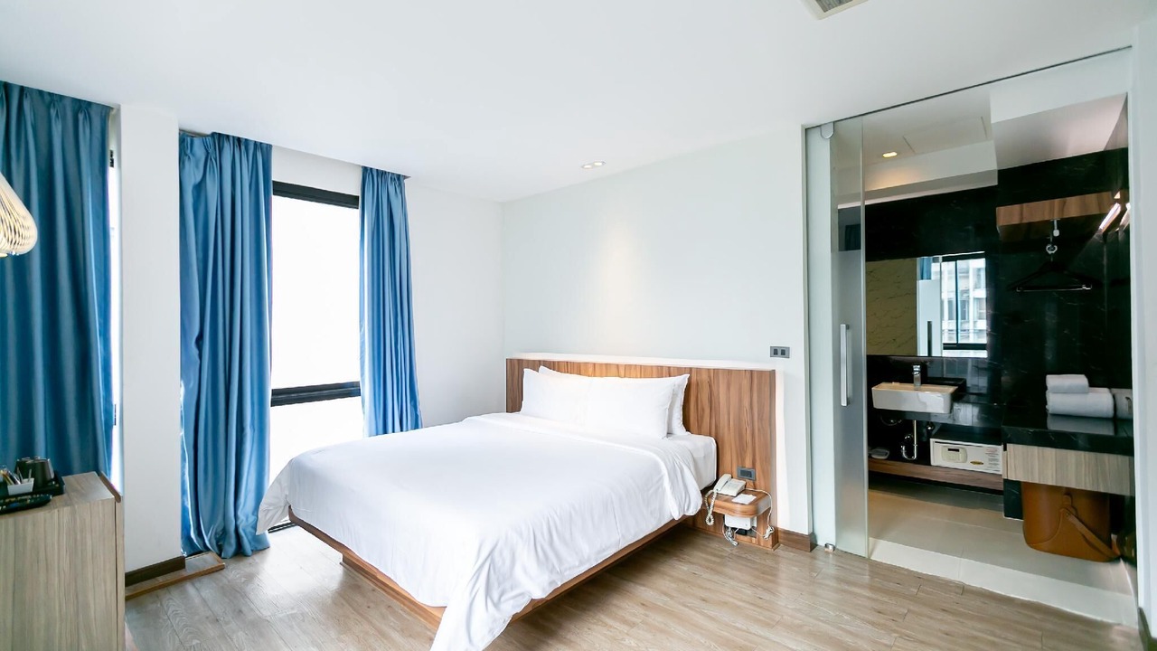 Photo of Bedroom in Khlong Toei Nuea