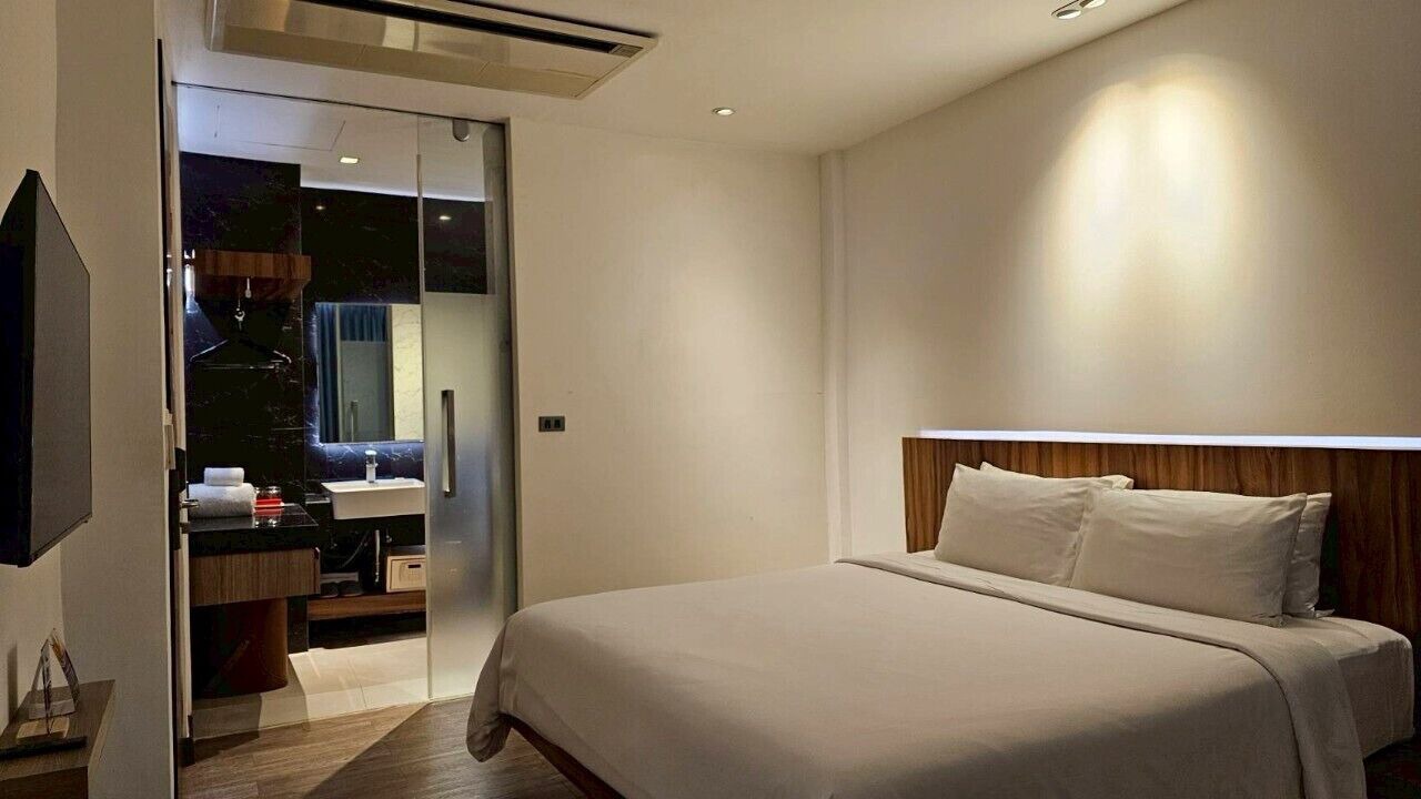 Photo of Bedroom in Khlong Toei Nuea