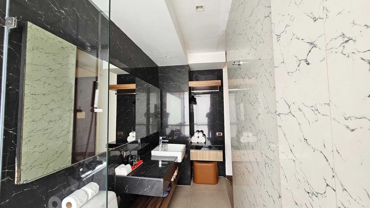 Photo of Bathroom in Khlong Toei Nuea