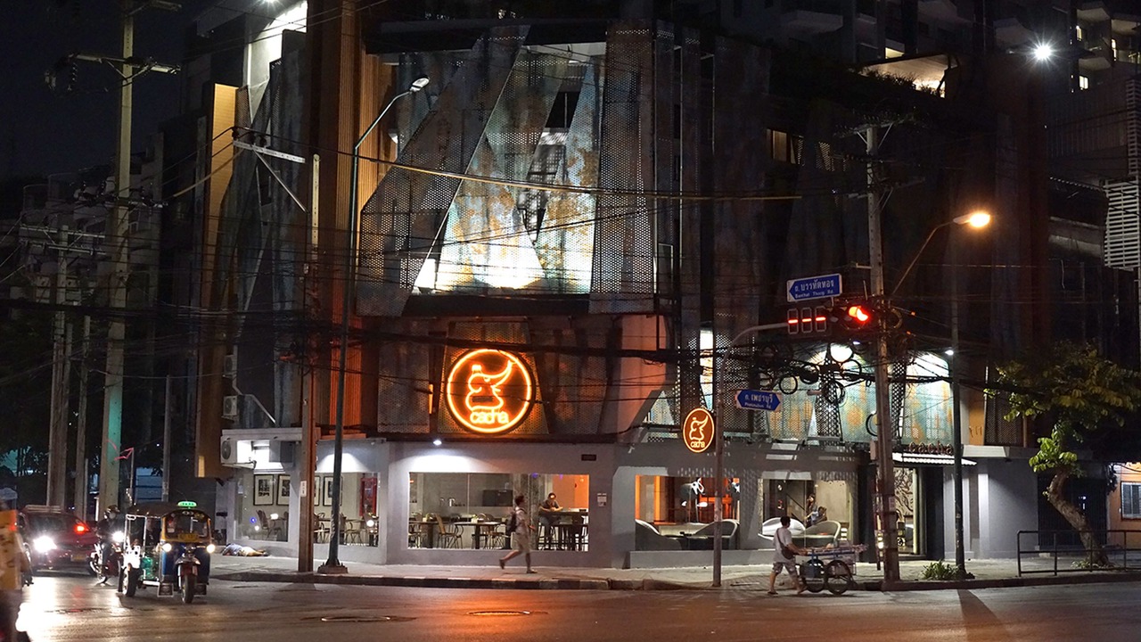 Photo of Buildings in Thanon Phetchaburi
