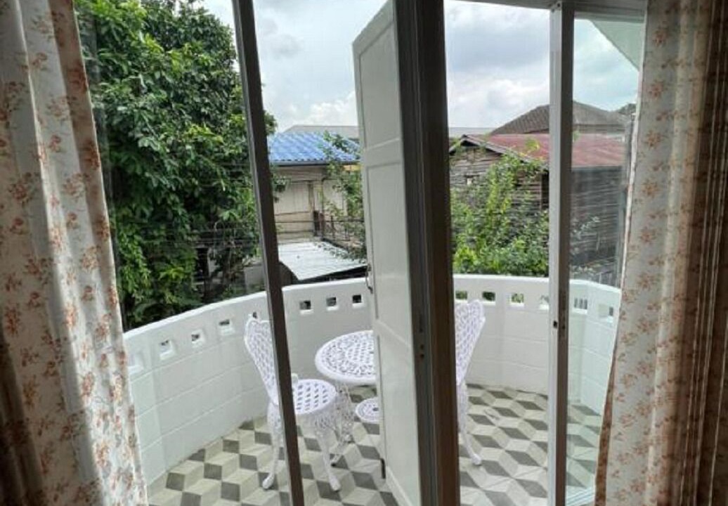 Photo of Patio Balcony in Wat Bowon Niwet