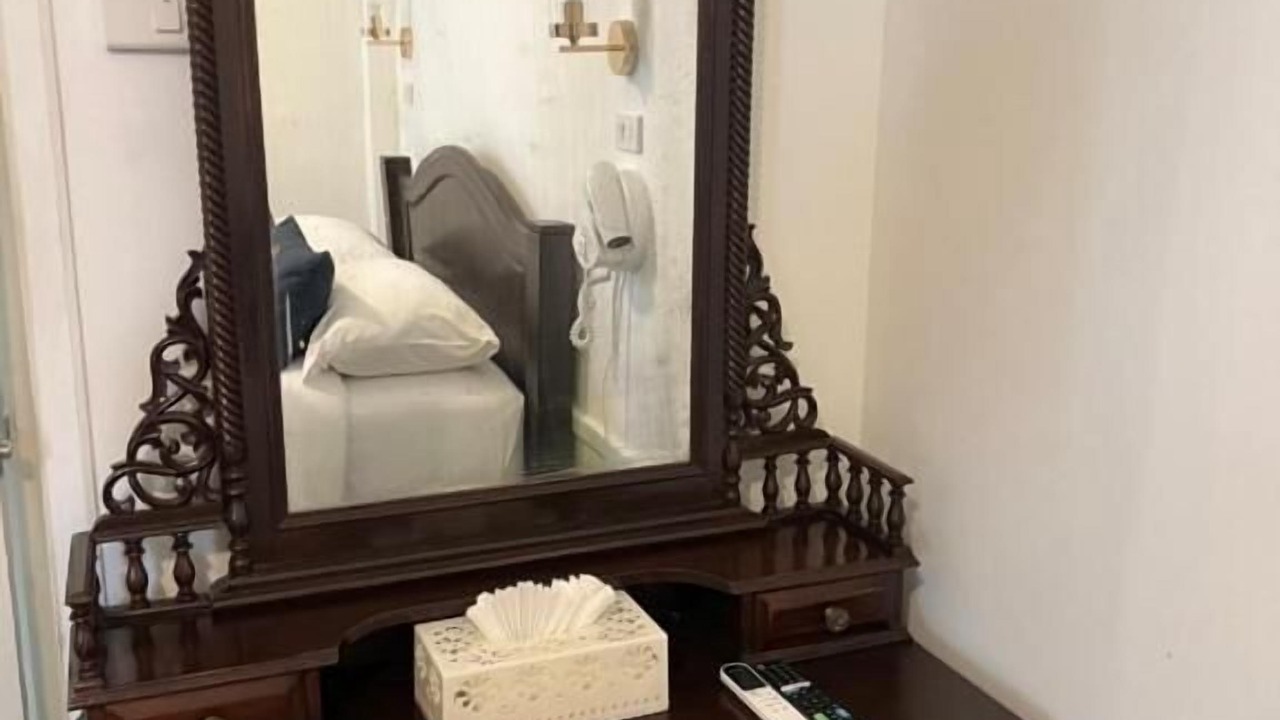 Photo of Bedroom in Wat Bowon Niwet