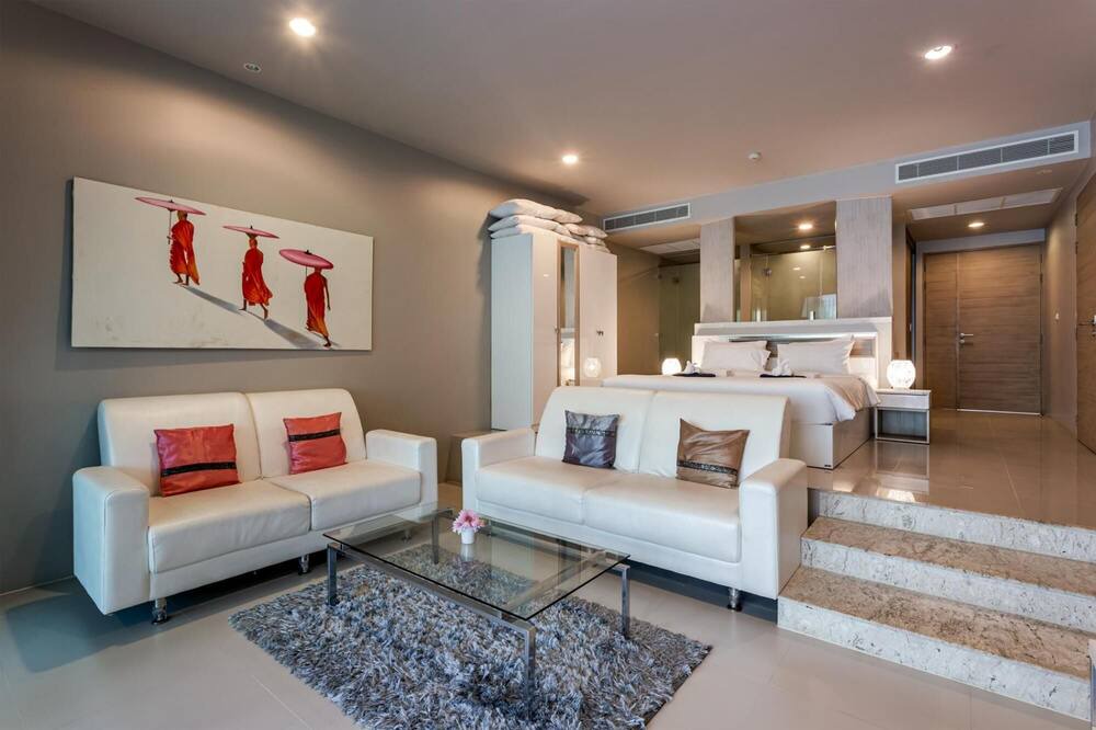 Photo of Livingroom in Karon
