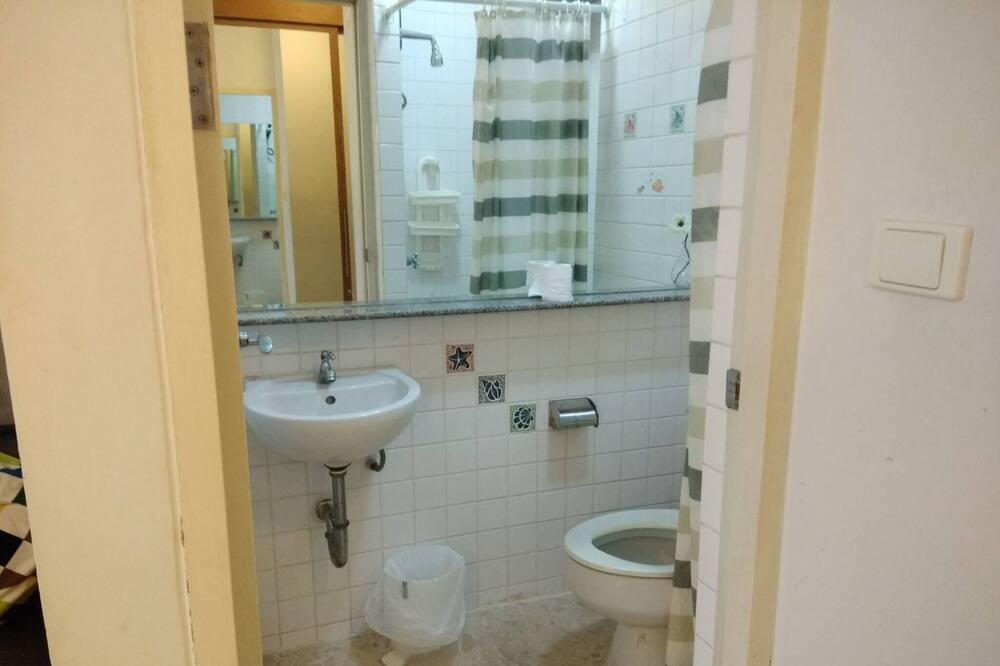 Photo of Bathroom in Huai Khwang