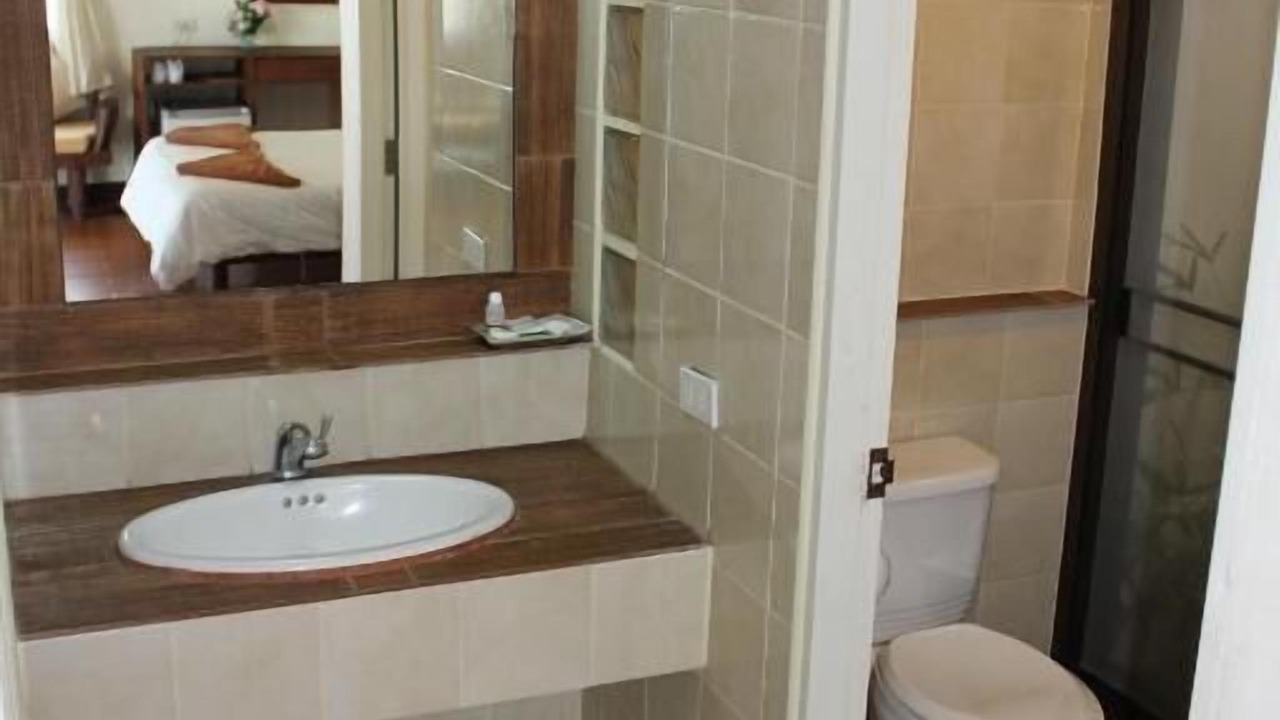 Photo of Bathroom in Wok Tum