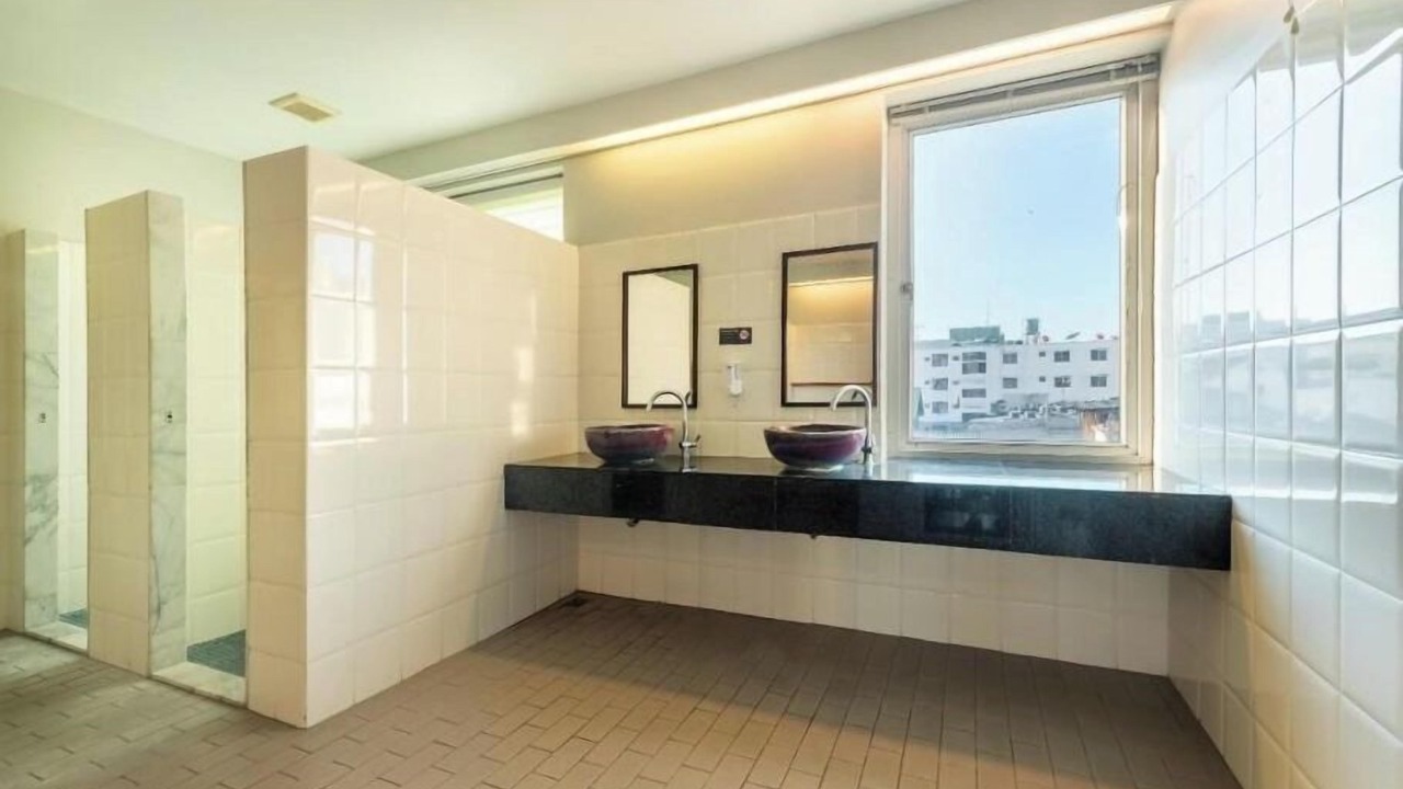 Photo of Bathroom in Wat Bowon Niwet
