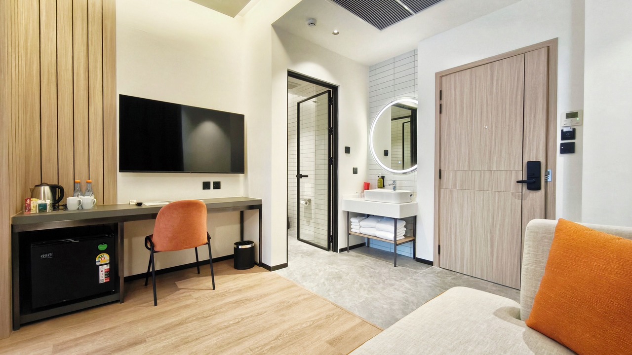 Photo of Bedroom in Khlong Toei Nuea