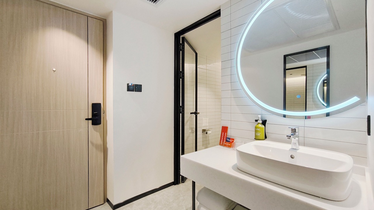 Photo of Bathroom in Khlong Toei Nuea