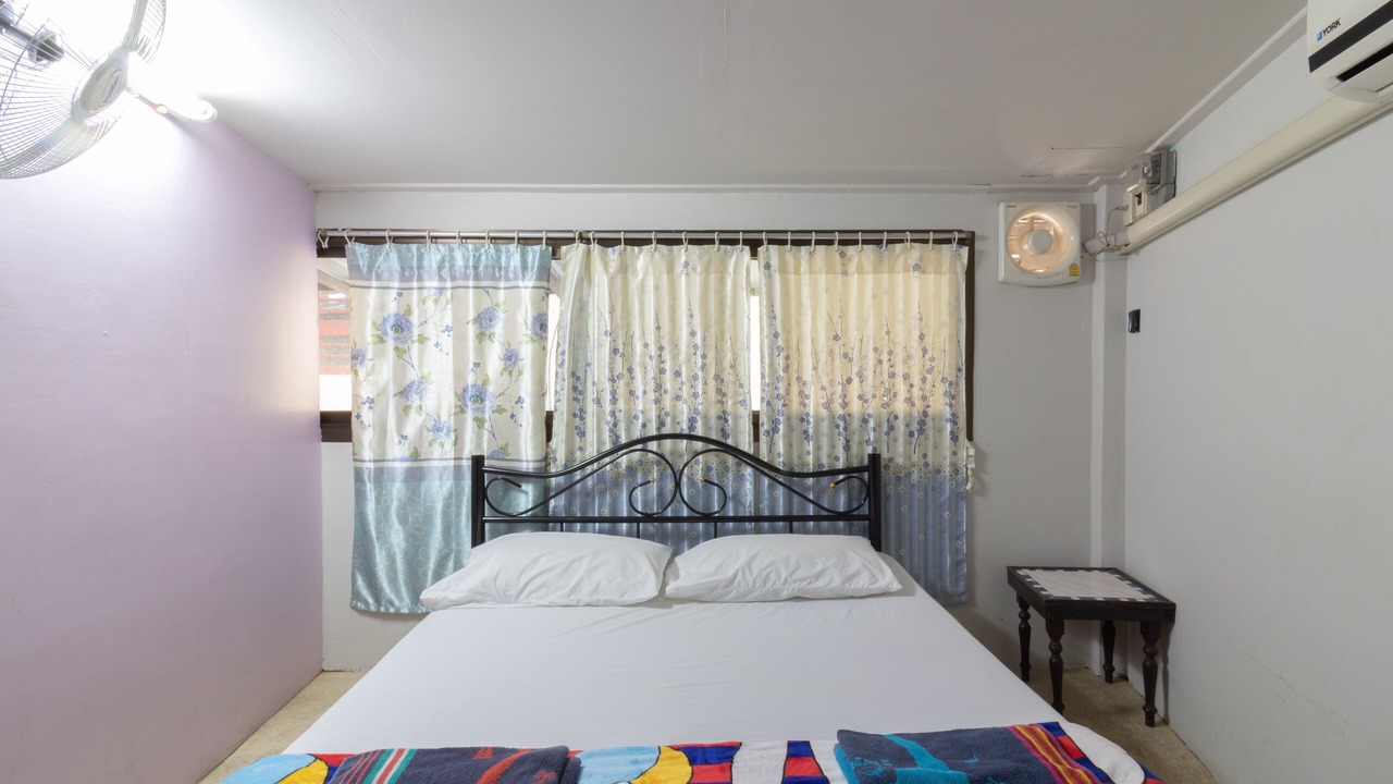Photo of Bedroom in Talat Yot