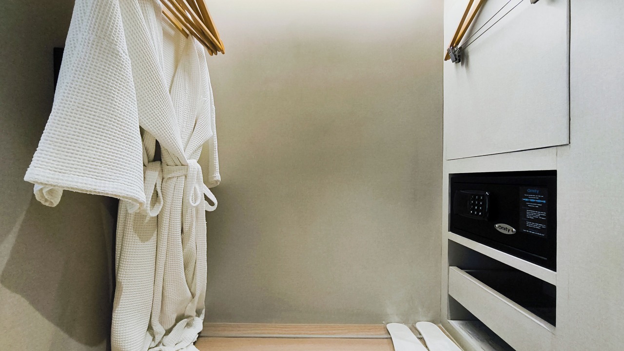 Photo of Bedroom in Khlong Toei Nuea