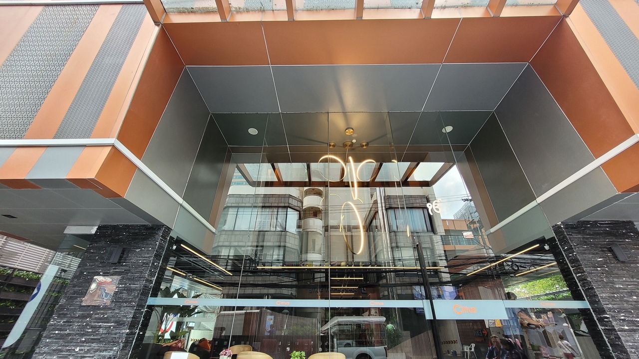 Photo of Outdoor in Khlong Toei Nuea