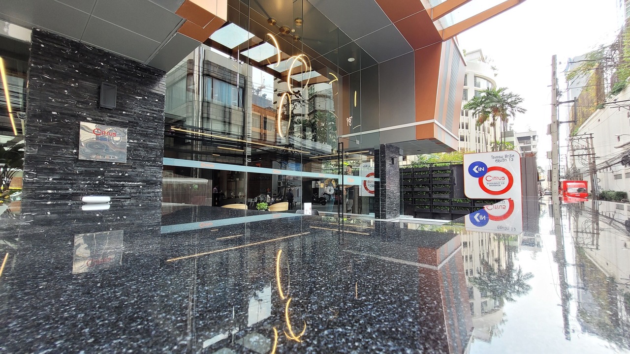 Photo of Outdoor in Khlong Toei Nuea