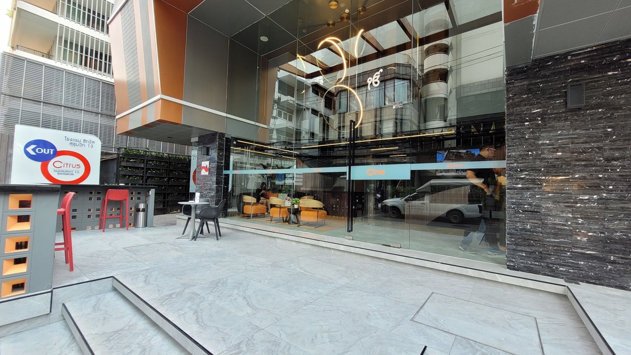 Photo of Outdoor in Khlong Toei Nuea