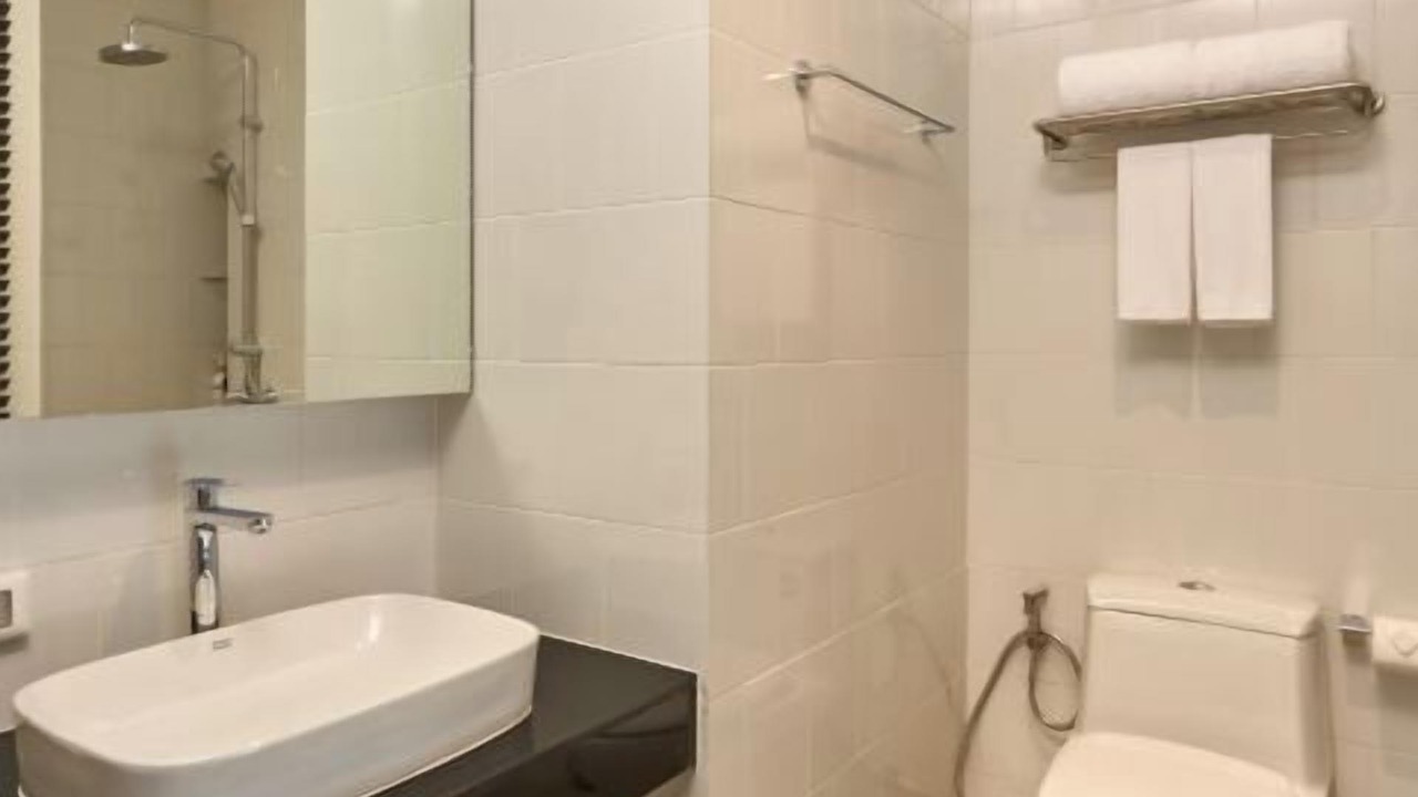 Photo of Bathroom in Wat Sam Phraya